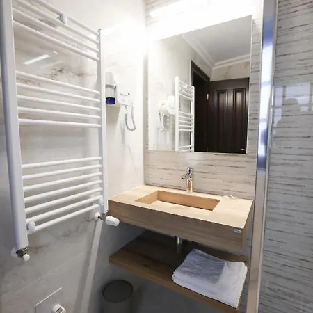 Guest house Pensiunea Nora 3*